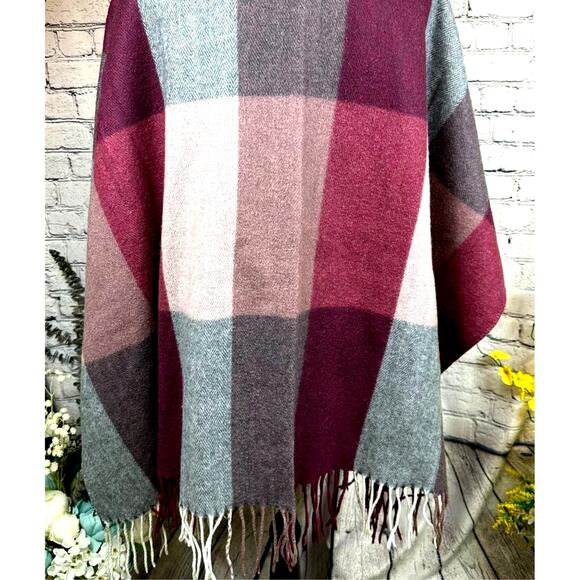 Woolrich Ruana Color block Shawl Poncho Cape Burgundy Gray Rose One Size - Picture 13 of 14